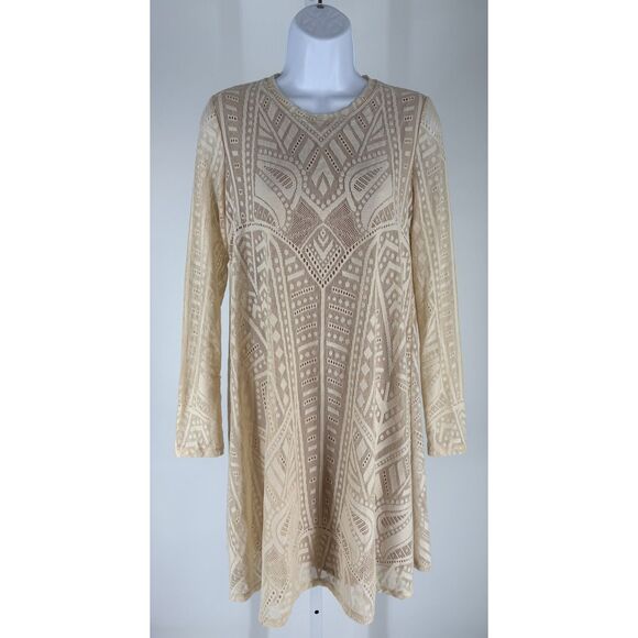 BCBGMaxAzria Dresses & Skirts - BCBGMAXAZRIA Natyly long-sleeve lace dress,